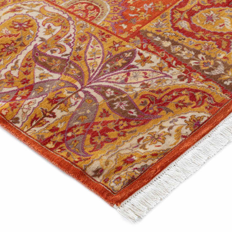 Gulnaar-B Hand Knotted Woollen Rug